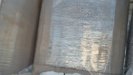 Митнически инспектори намериха заготовки за кутии за цигари и коркофан в камион с подаръчна хартия на Дунав мост при Видин