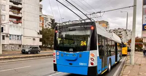 Възможни са смущения в светофарите заради мощната мълния, ударила мрежата на тролеите