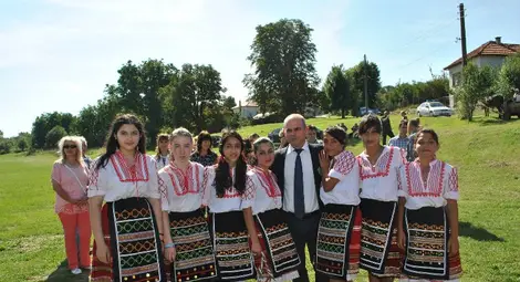 Нова спортна и детска площадка открита в Хотанца