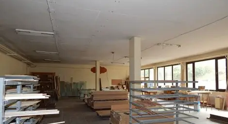 Съдебните изпълнители продават от самолет до кон