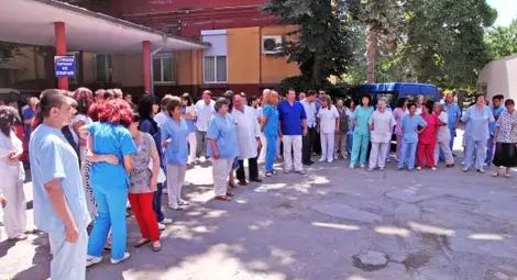 Лекарите излизат на предупредителен протест утре