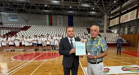 Златна значка „Русе“ за бащата на бадминтона в Русе Златна значка „Русе“ за бащата на бадминтона в Русе