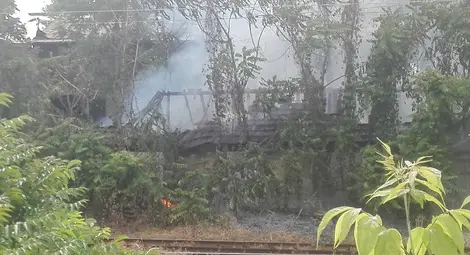 Клошари запалиха стара работилница на Корабната