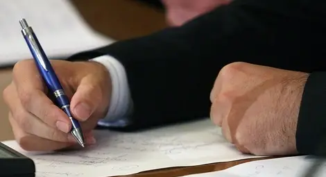 Бизнесът дава на съд минималната работна заплата