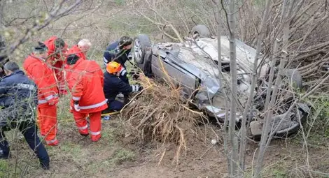 Семейство загина в ужасна катастрофа край Божичен