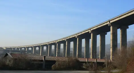 Утре между 10 ч. и 15 ч. на два интервала от половин час се спира движението по АМ &bdquo;Хемус&ldquo; при виадукт &bdquo;Елешница&ldquo; 