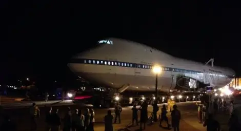 Самолет отнесе "ръкав" на летището във Вашингтон