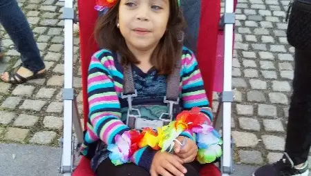 Родената със страшни диагнози Ема мечтае да танцува и да стане лекар