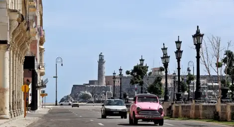 Правителството в Куба разреши безмитен внос на лекарства и храни