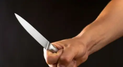 Чужденци нападнаха с нож служител на БНТ, докато тегли пари от банкомат