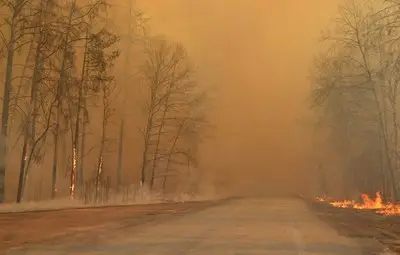Пожарът в Чернобил се е доближил до атомната станция, радиацията е превишена