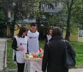Великденски сувенири на "Каритас"-Русе  помагат на деца в риск и нужда