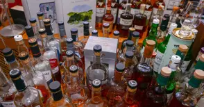 Митничари блокираха 118 литра алкохол за сватба в чужбина