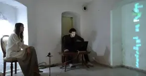 Цигулка и кларинет се впускат в импровизация на живо в „Канети“