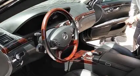 Показаха "Мерцедес"-а на Груевски за 1.2 млн. лв.