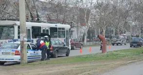 Полицейска акция проверява за обезопасителни колани в колите