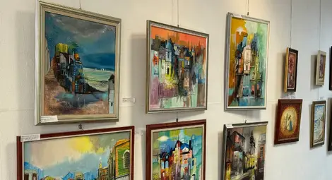 Изложбата &bdquo;Вино, любов и традиции&ldquo; на &bdquo;Борисова&ldquo; 6 в Русе превръща 80 платна в празник на изкуството