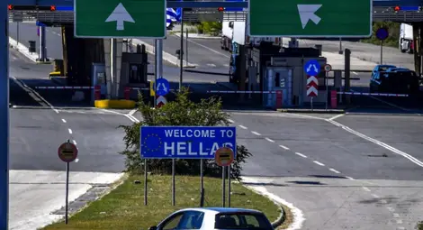 Гърция затваря някои сухопътни граници, ГКПП Маказа-Нимфея пуска само камиони