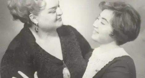 Снежина Якимова с дъщеря си - Аделаида Якимова, 1973 г.