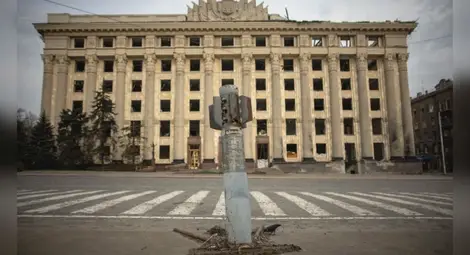 Русия струпва хиляди военни в източната част на Украйна