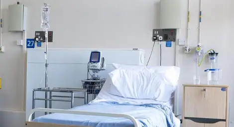 Натискът от пациенти с Ковид-19 в болниците пак вдигна леглата