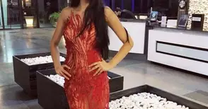 17-годишната Гюнер се бори за титлата Мис България