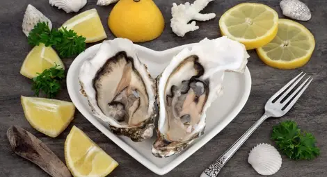 Стриди във формата на сърце предлагат френски ресторанти Стриди във формата на сърце предлагат френски ресторанти