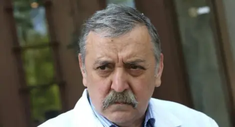 Проф. Кантарджиев: Преболедуването на Омикрон, предпазва от заразяване с други варианти Проф. Кантарджиев: Преболедуването на Омикрон, предпазва от заразяване с други варианти