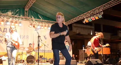 Джон Лоутън готви филм за Русе