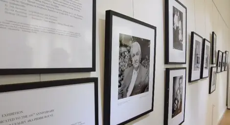 Цветния живот на Петър Увалиев показват черно-бели фотоси в музея