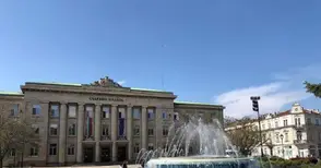 Рецидивист, убил човек при грабеж, блудствал с 82-годишна старица