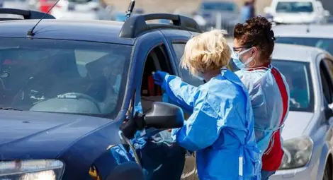 В Румъния ще ваксинират на принципа на заведенията за бързо хранене - направо в колите