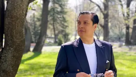 Васил Петров пее с Биг Бенд Русе на рождения си ден и празника на джаза