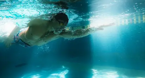 Теодор Цветков покорява нов връх - 24 часа плуване в името на Каузата Теодор Цветков покорява нов връх - 24 часа плуване в името на Каузата