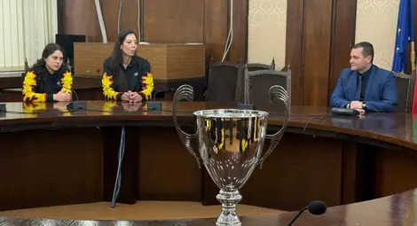 Кметът на Русе Пенчо Милков отличи волейболистките на ВК &bdquo;Любо Ганев &ndash; Автосвят&ldquo; за спечелената Купа на България