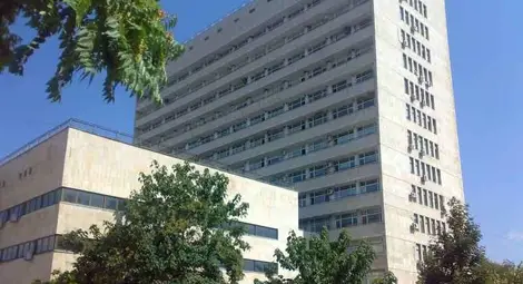 Душено от майка си бебе настанено в болницата в Русе с опасност за живота