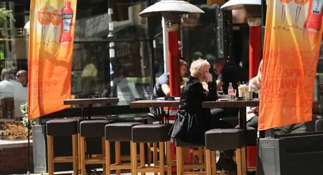 Нови мерки в София заради COVID: Заведенията ще работят 30% и до 23 часа