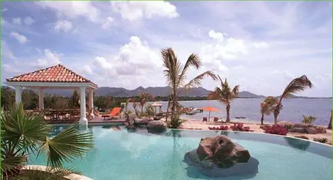 38-годишна англичанка върти 1200 фирми от райска вила на Карибите 38-годишна англичанка върти 1200 фирми от райска вила на Карибите