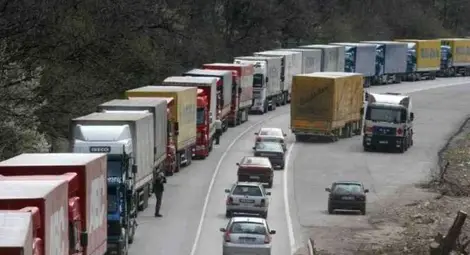 Километрична опашка на Дунав мост при Русе Километрична опашка на Дунав мост при Русе