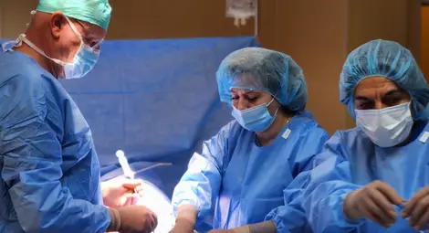 Спасиха от отрязване десни ръце на двама млади пациенти в "Медика"