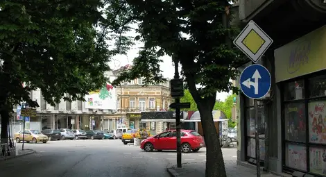 Ремонтът на „Александровска“ създаде проблем заради липса на пътни знаци Ремонтът на „Александровска“ създаде проблем заради липса на пътни знаци