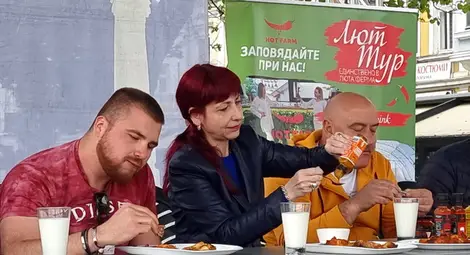 Победителката в надяждането с люти чушки: Една чушка не може да бъде по-люта от една жена