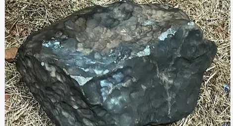 Метеоритът "Ерг Шеш 002" - връстник на Слънчевата система