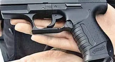 Тийнейджър каза "Дотегна ми да живея" и се гръмна