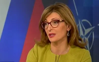 Захариева: Възмутена съм от българите, предавали страната си Захариева: Възмутена съм от българите, предавали страната си