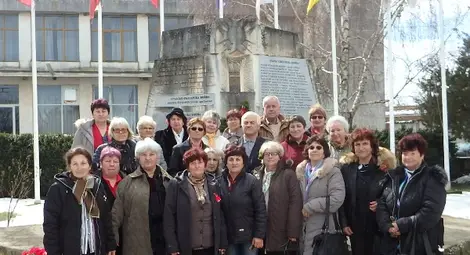 Пенсионери от Ценово и Николово се събраха на пролетно парти