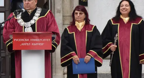 Русенският университет започва учебната година с над 1600 нови студенти