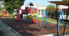 Сливо поле обнови 12 детски площадки с държавни пари