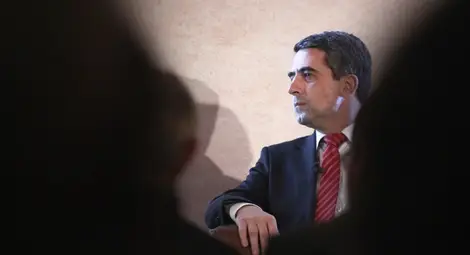 За и против идеята на президента за референдум