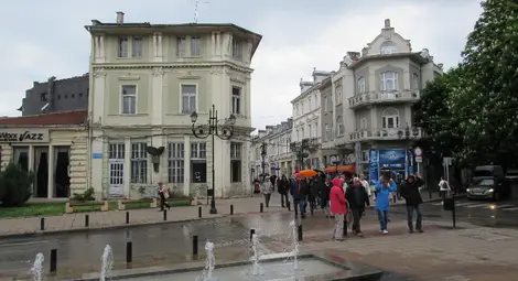 Опаковане скрива проблема, ремонтът го решава. И това е важно повече за Русе, отколкото за туристите /галерия/